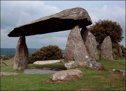 _42980475_dolmen_stone.jpg