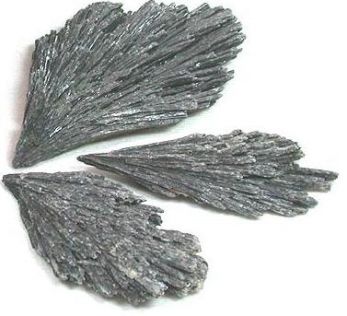 kyanite-black.jpg