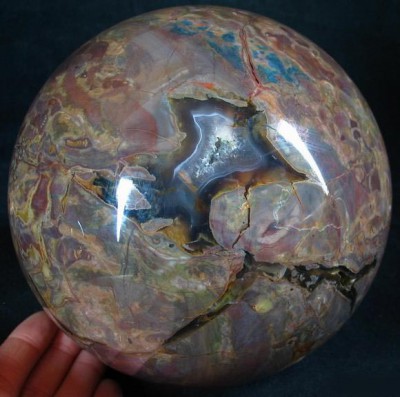 Dinosaur-Egg-Agate-Crystal-Ball,-GEODE-01.jpg