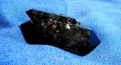 14.Морион,кристалл. М-е Белорецкое, Башкирия, естественное освещение..JPG